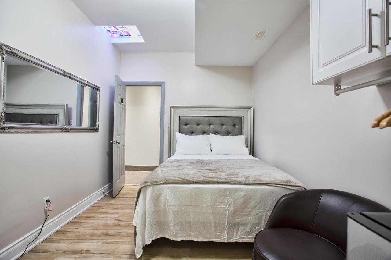Toronto Rooms And Suites Buitenkant foto