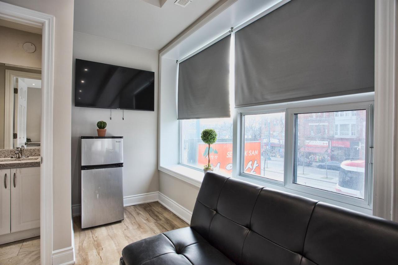 Toronto Rooms And Suites Buitenkant foto