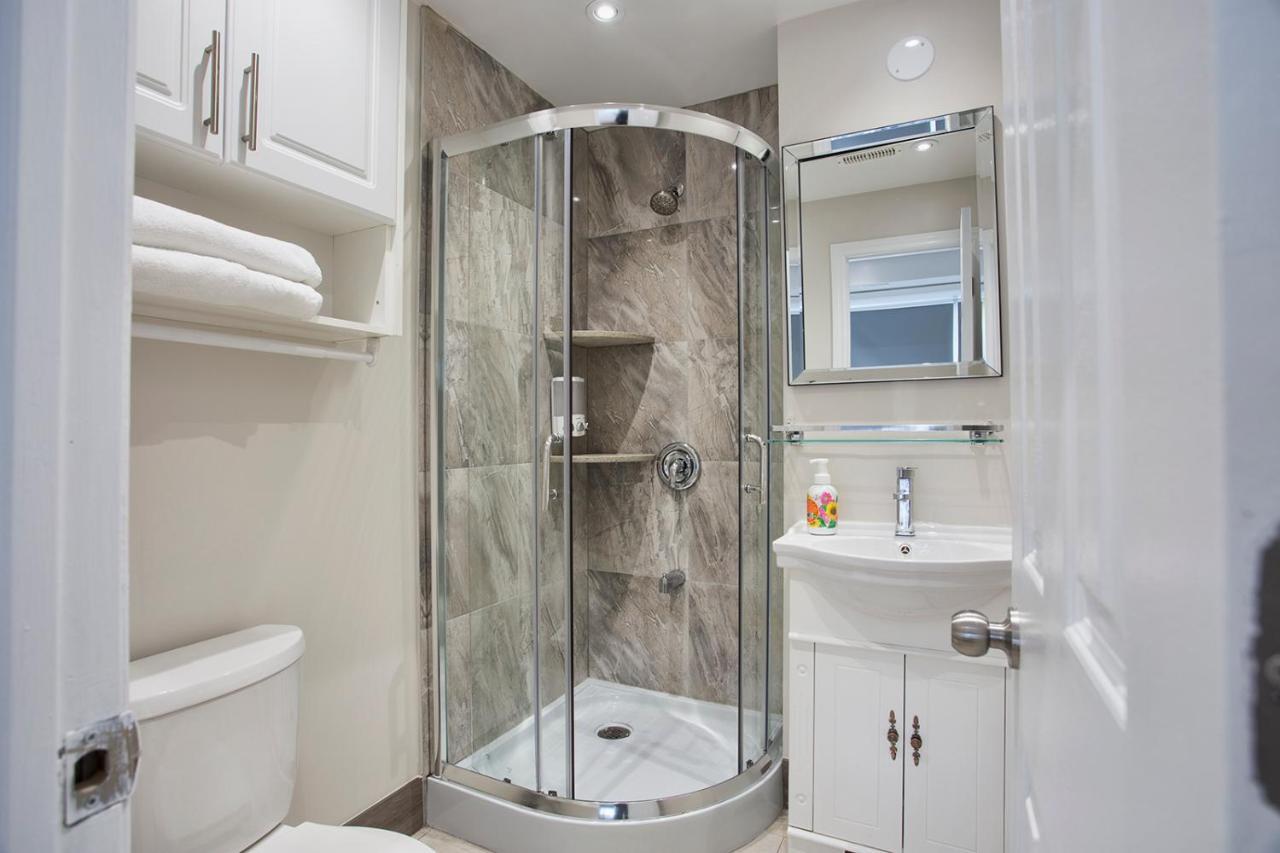 Toronto Rooms And Suites Buitenkant foto