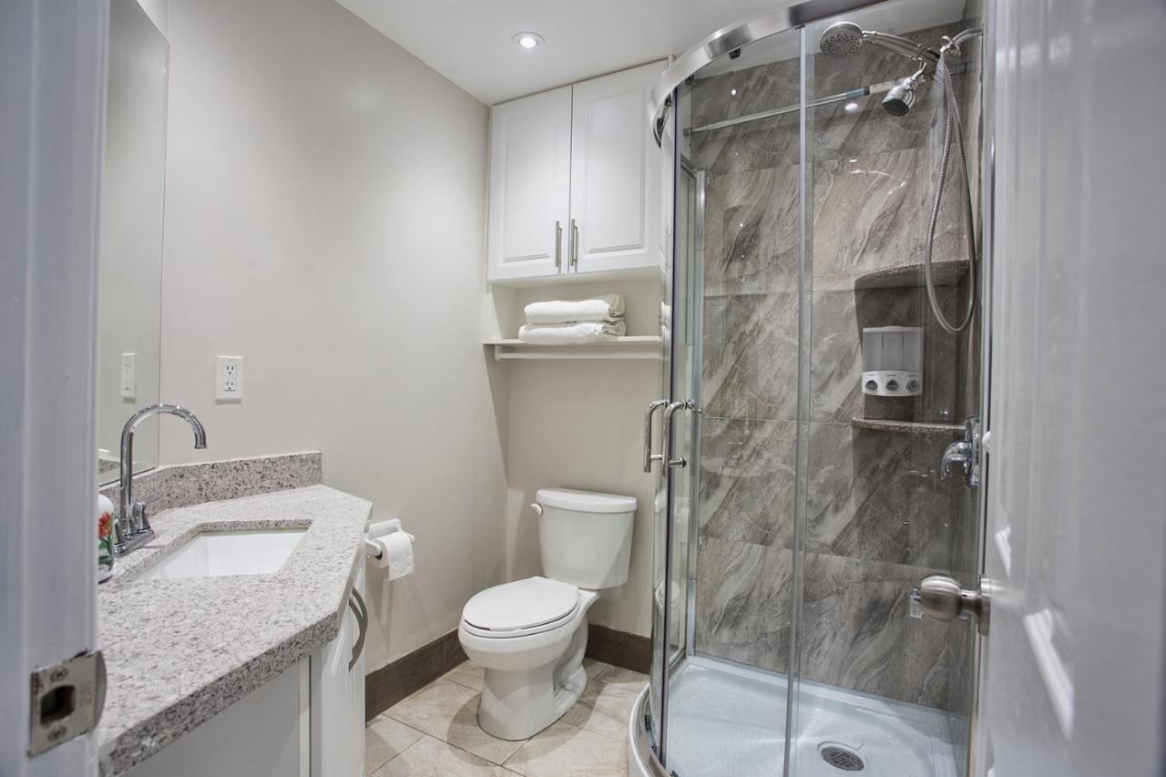 Toronto Rooms And Suites Buitenkant foto
