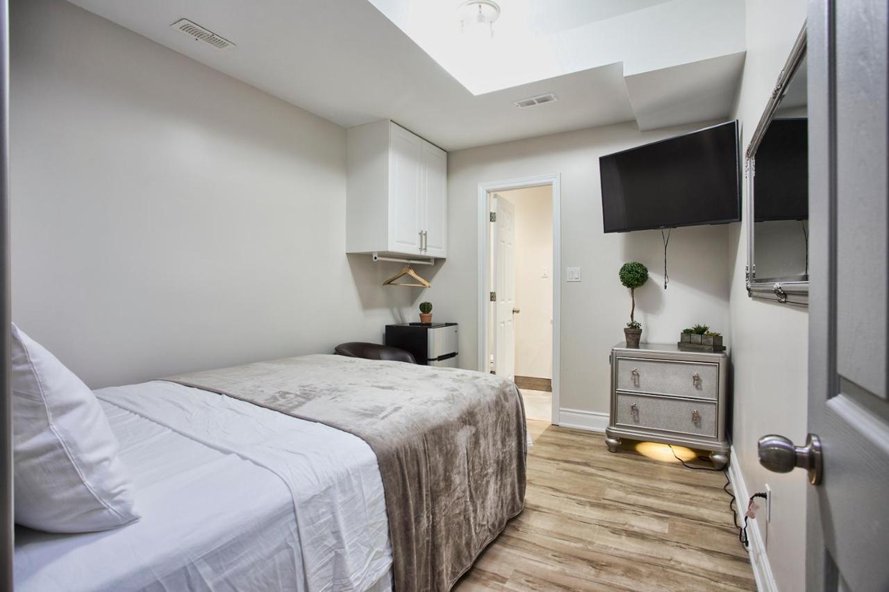 Toronto Rooms And Suites Buitenkant foto
