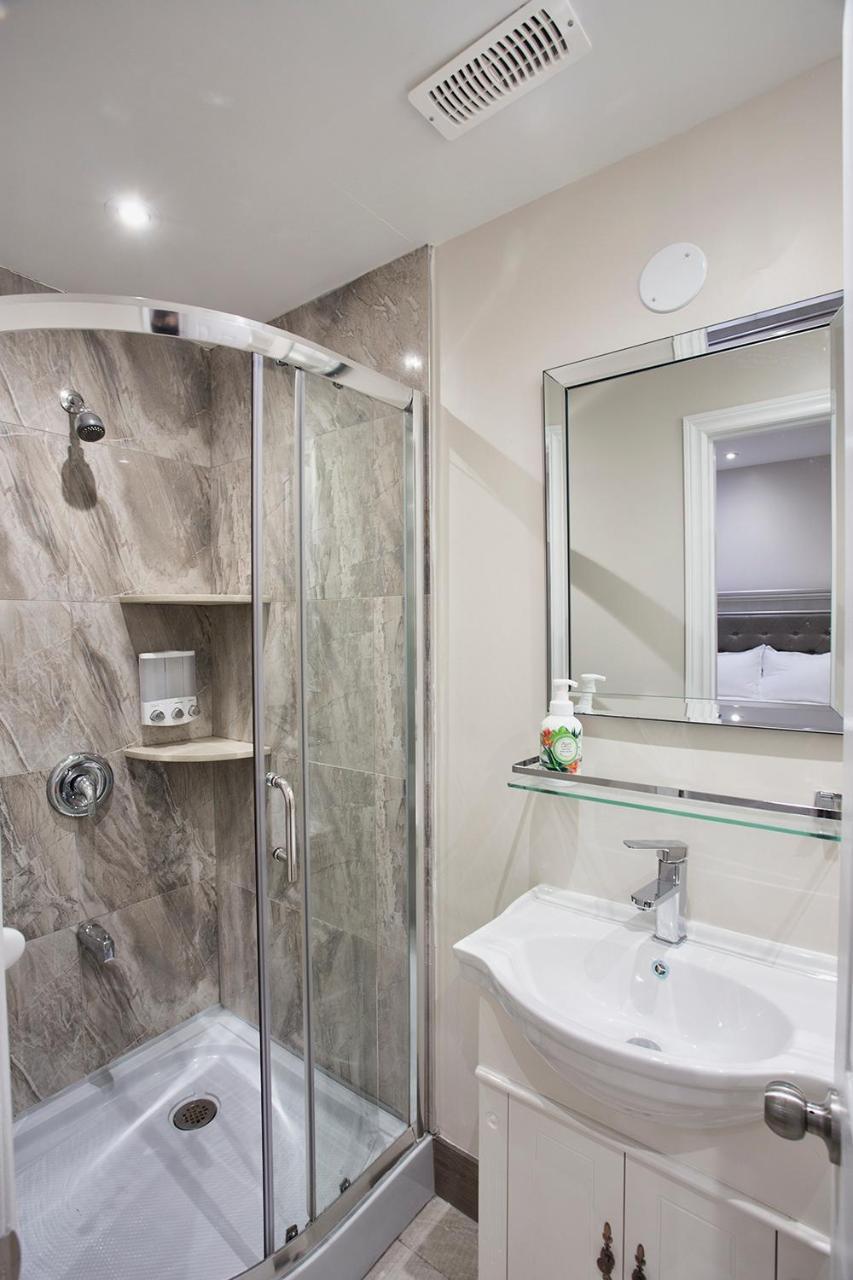 Toronto Rooms And Suites Buitenkant foto