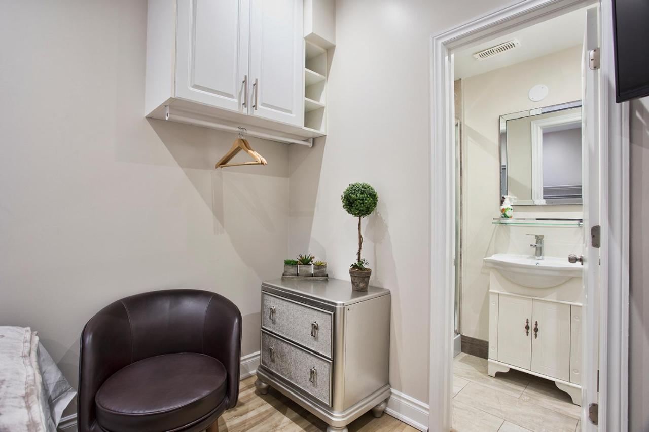 Toronto Rooms And Suites Buitenkant foto