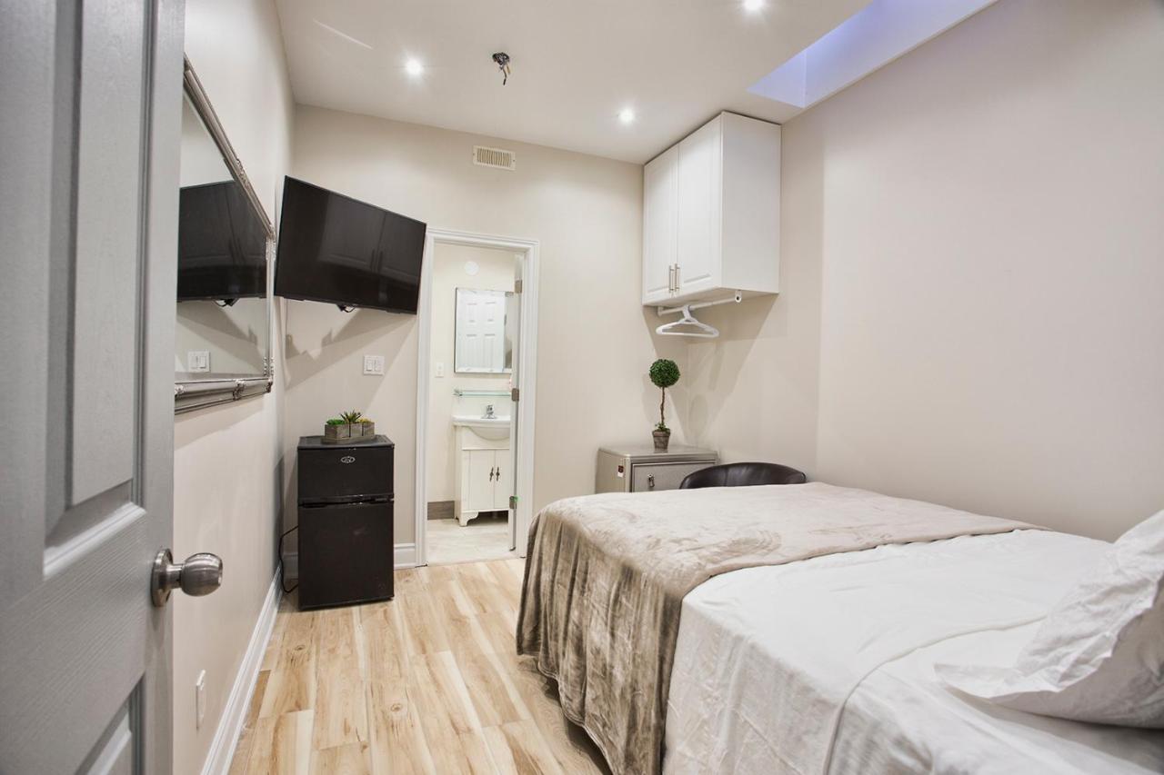 Toronto Rooms And Suites Buitenkant foto